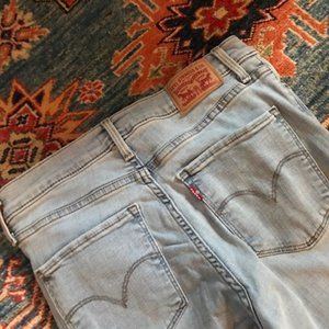 Levis 314 Shaping Straight 29 light wash